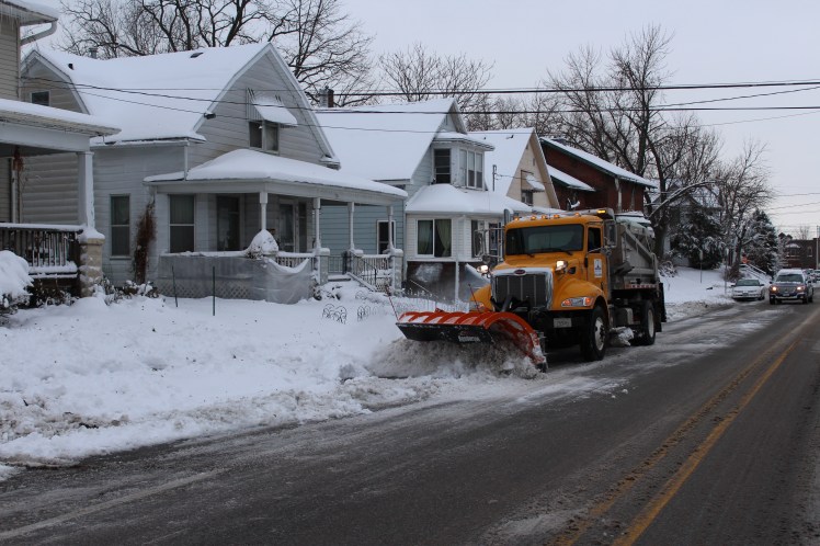 112718-snow-plowing-on-mulberry